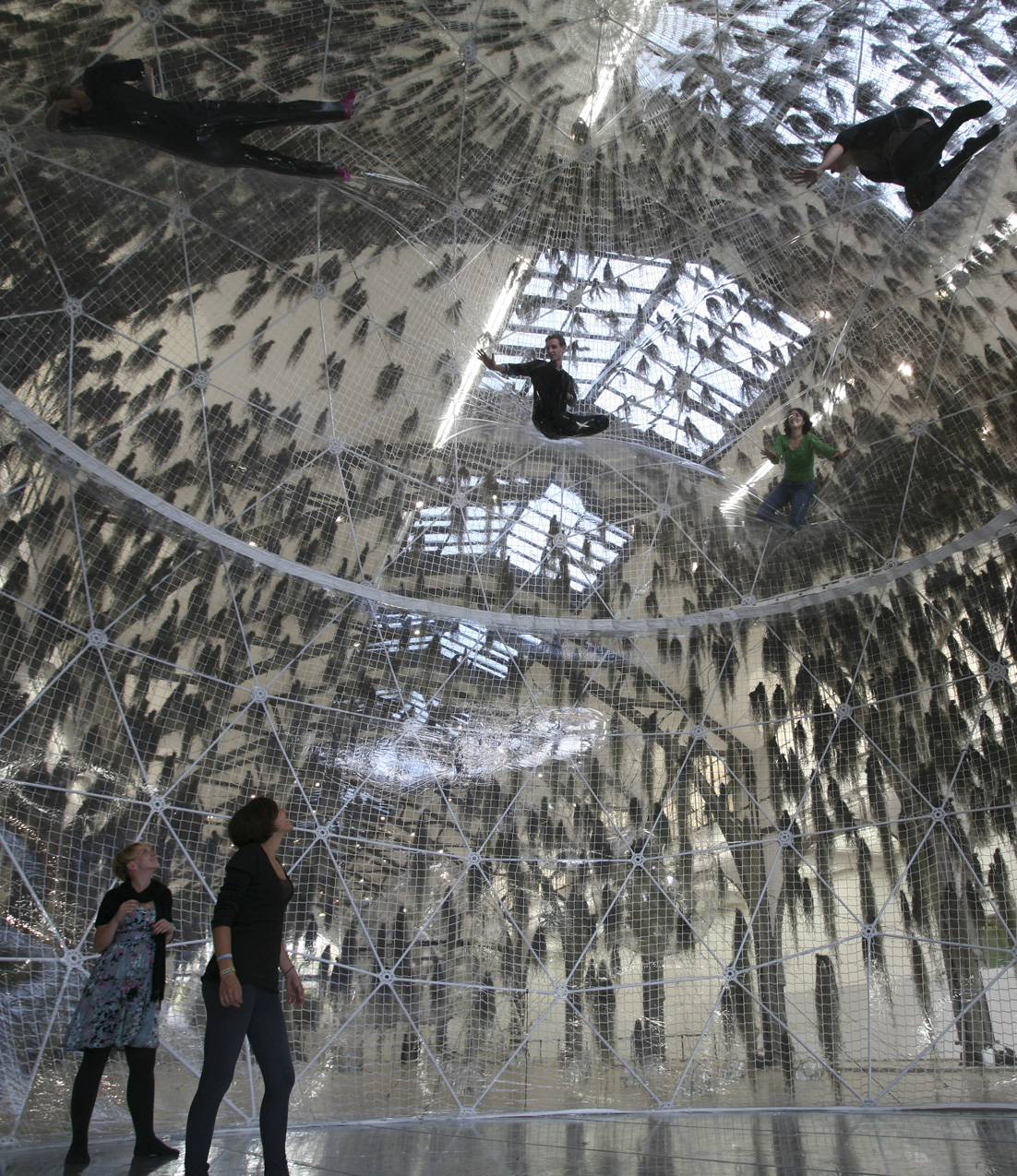 Tomás Saraceno, Cloud Cities, 2011. Photo e Courtesy: © Studio Tomás Saraceno.