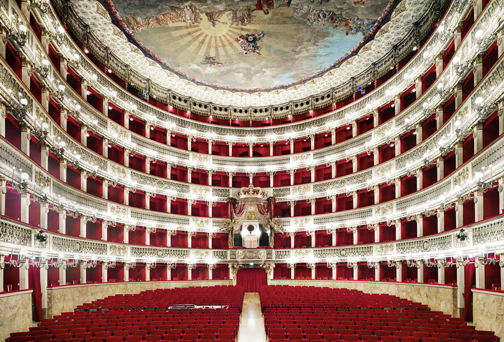 Candida Höfer, Teatro San Carlo Napoli (I), 2009.
