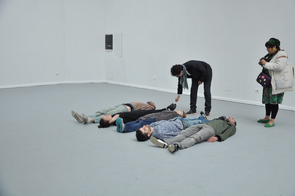 Alexandra Pirici e Manuel Pelmuş: An Immaterial Retrospective of the Venice Biennale, 2013.