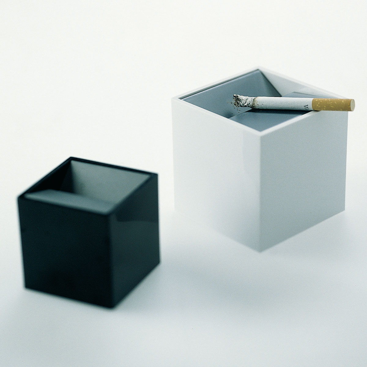 Danese Milano Cubo posacenere - design Bruno Munari 1957