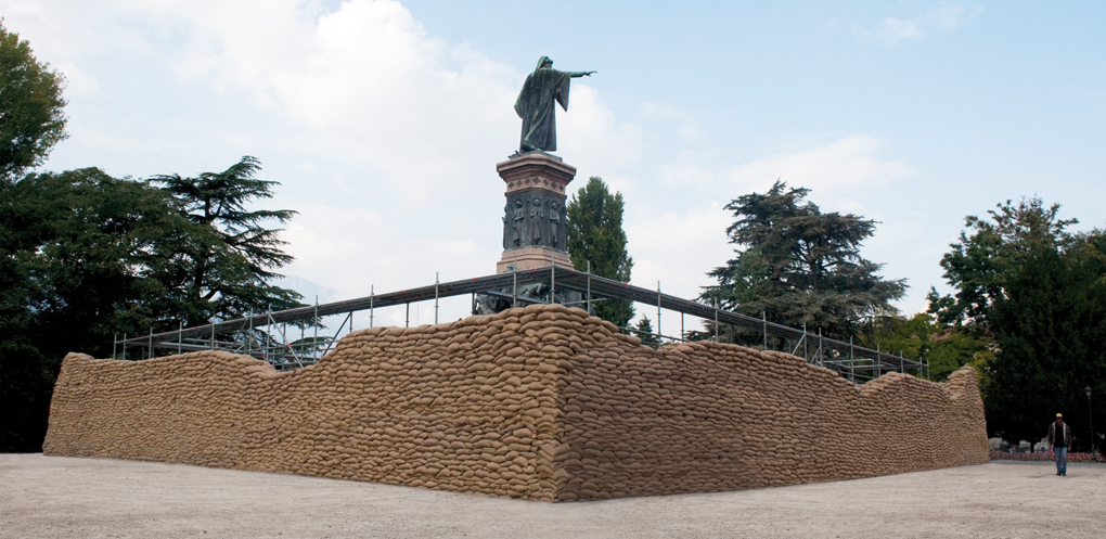 Lara Favaretto, Momentary Monument (Wall), 2009, Trento. Courtesy: Lara Favaretto, Galleria Franco Noero, Torino. Photo: Giulia Parri