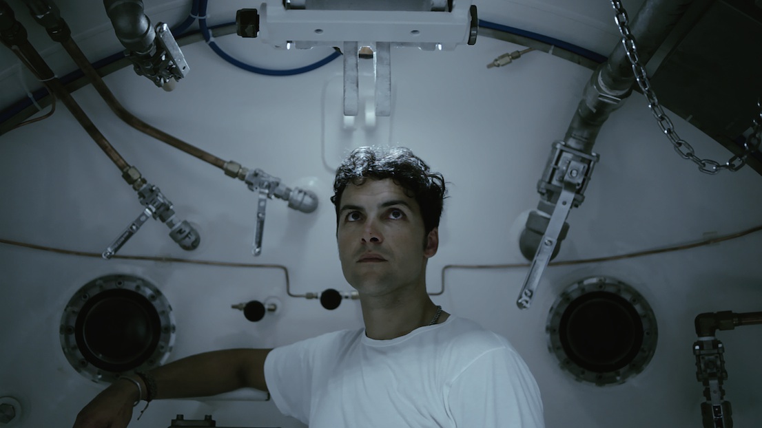 Yuri Ancarani, Piattaforma Luna, 2011, 25 min still da film