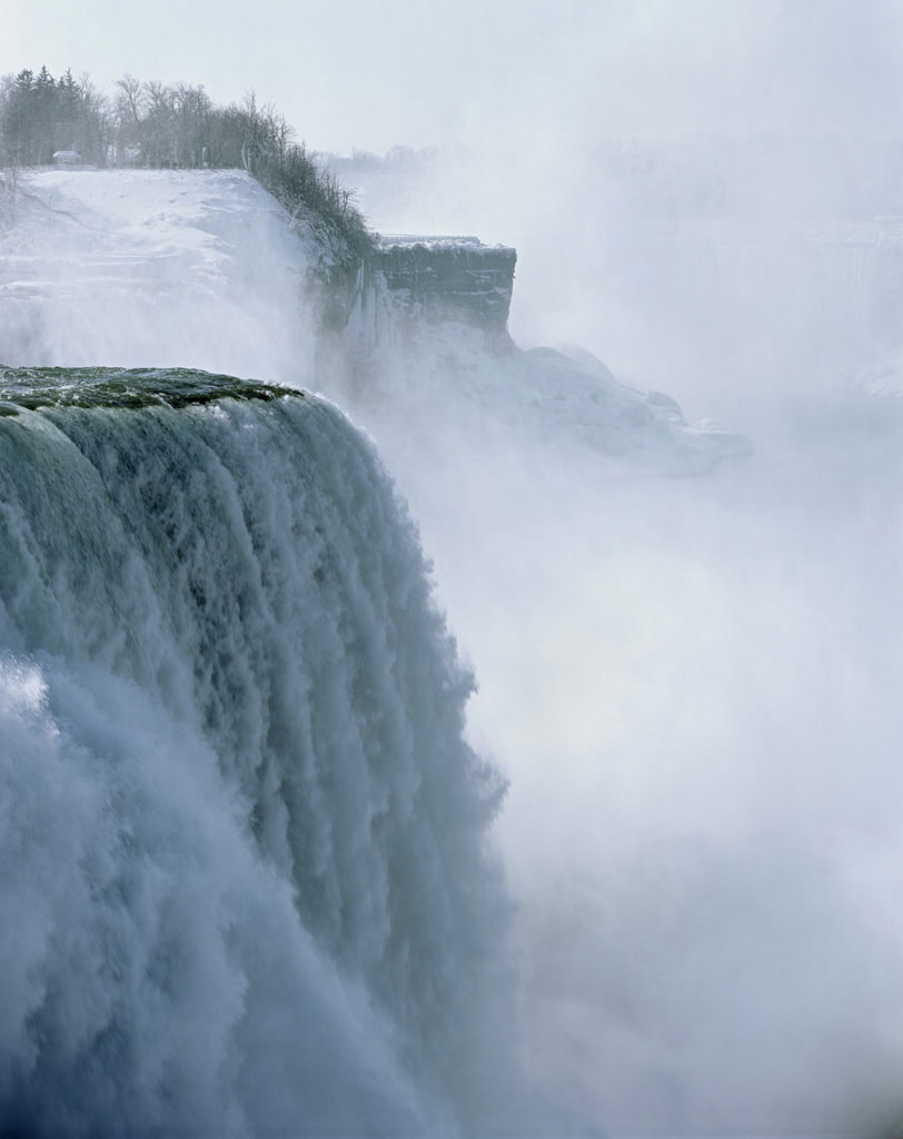 Alec Soth, Falls 02, 2005.