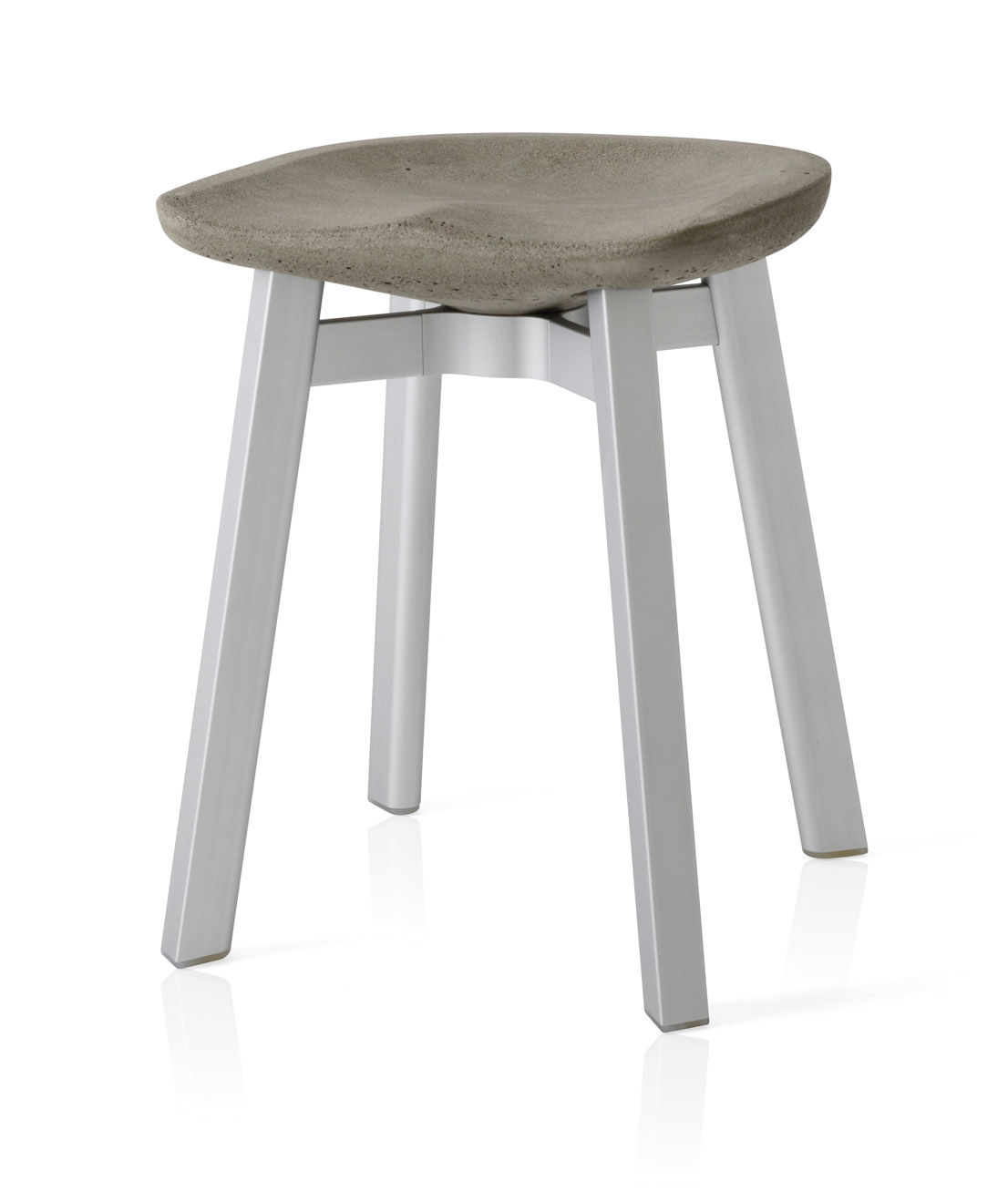Sgabello SU, design di Nendo per Emeco.