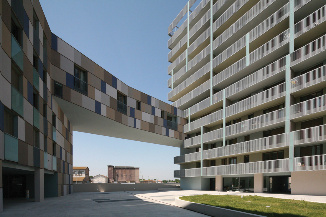 Edificio residenziale alla Darsena Zucchi & Partners Ravenna, 2006-2011