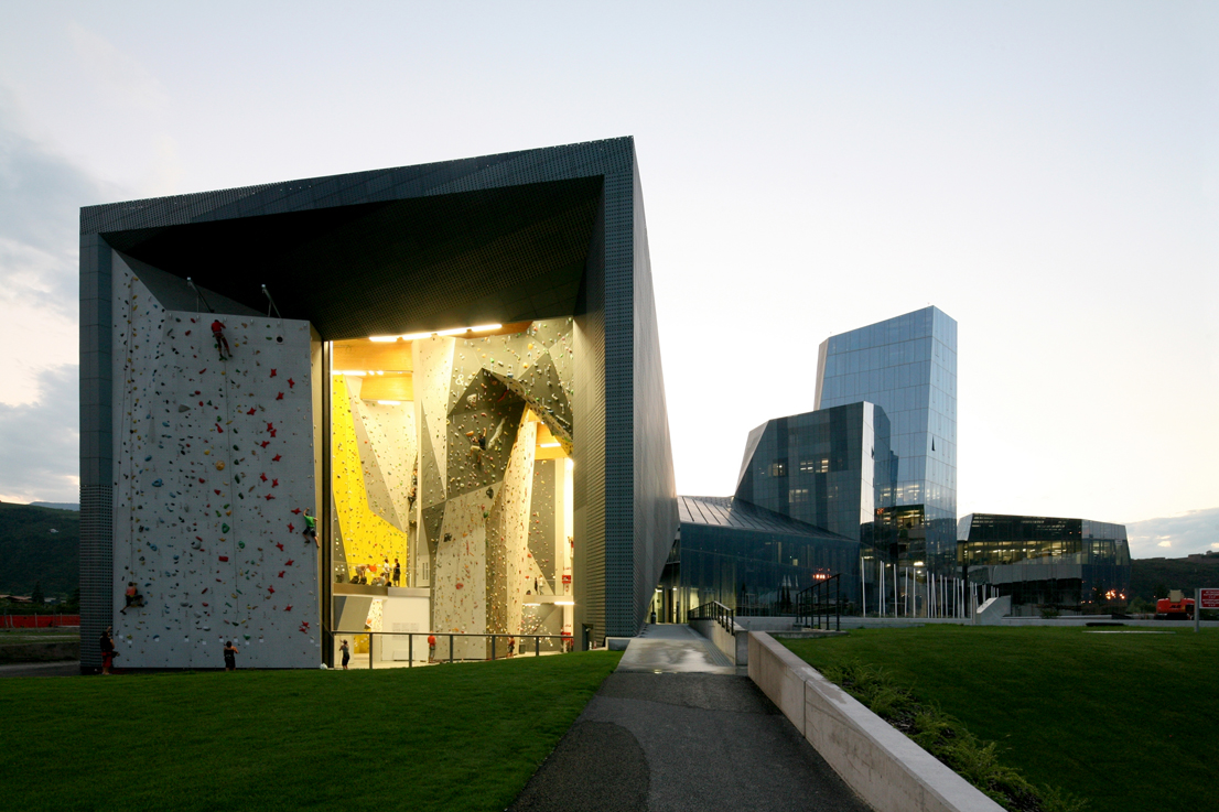 Salewa Headquarters Cino Zucchi Architetti e Park Associati (Filippo Pagliani, Michele Rossi) Bolzano, 2007-2011