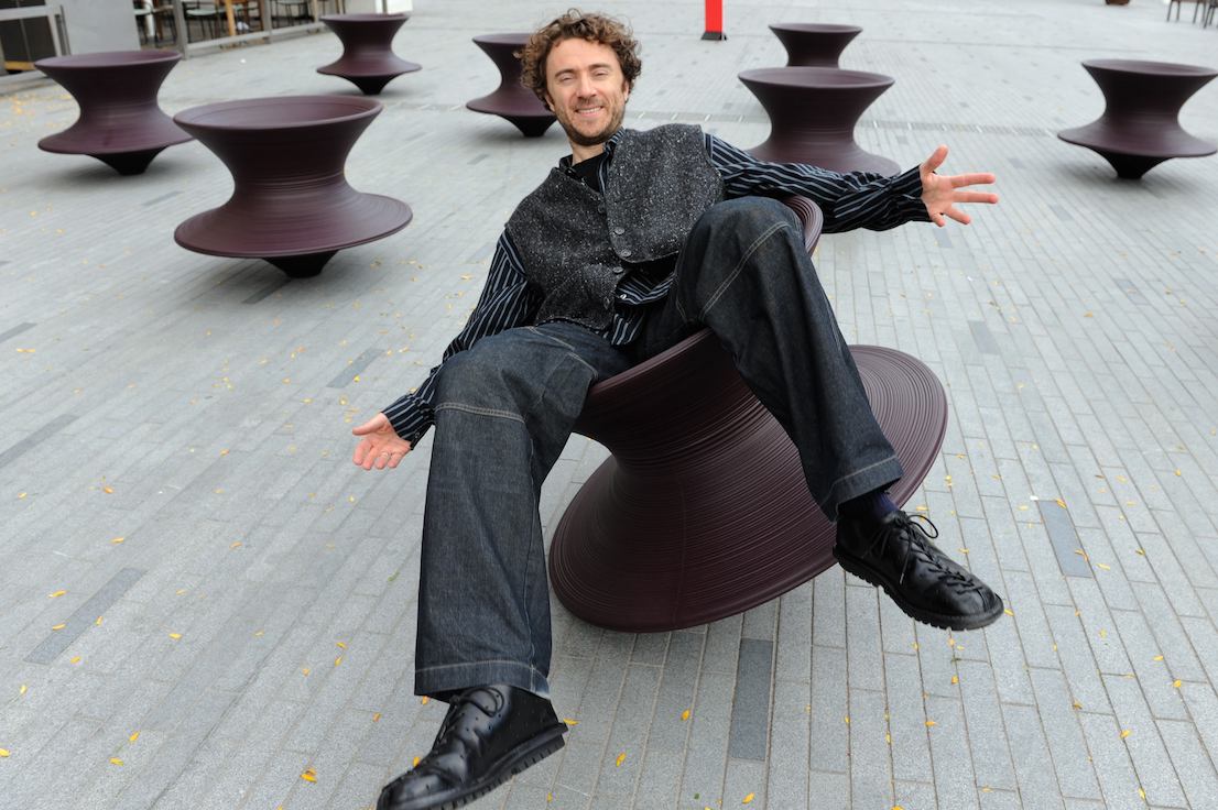 Spun Chair, design di Thomas Heatherwick per Magis.