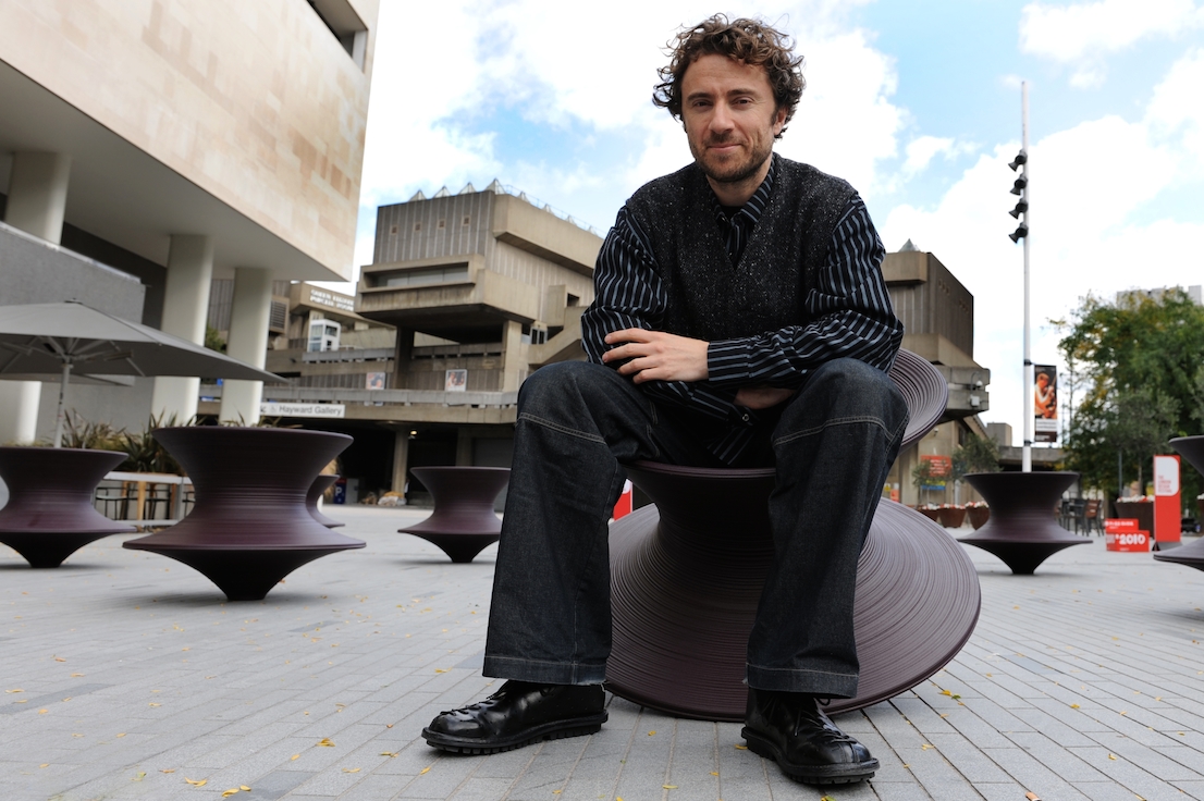 Spun Chair, design di Thomas Heatherwick per Magis.