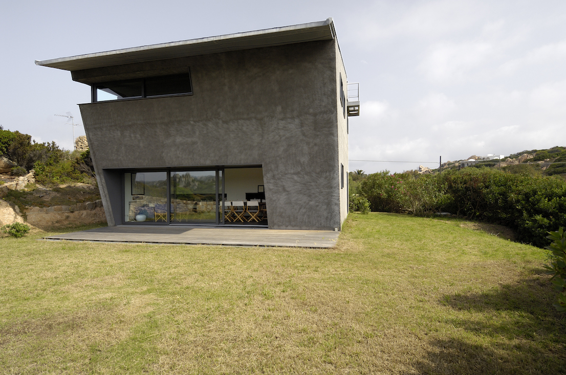 Casa La Sbandata, loc. Stagno Storto, La Maddalena, Sassari, Italia, 2003/2004.