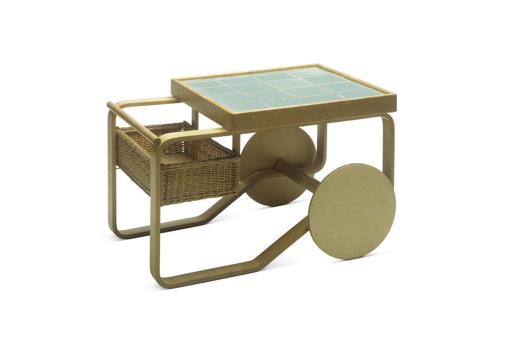 Tea Trolley 900, design di Alvaro Aalto