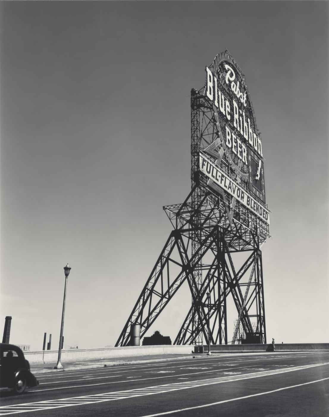 Walker Evans, Pabst Blue Ribbon Sign. Chicago, Illinois, 1946. Collection of Clark and Joan Worswick. © Walker Evans Archive, The Metropolitan Museum of Art.