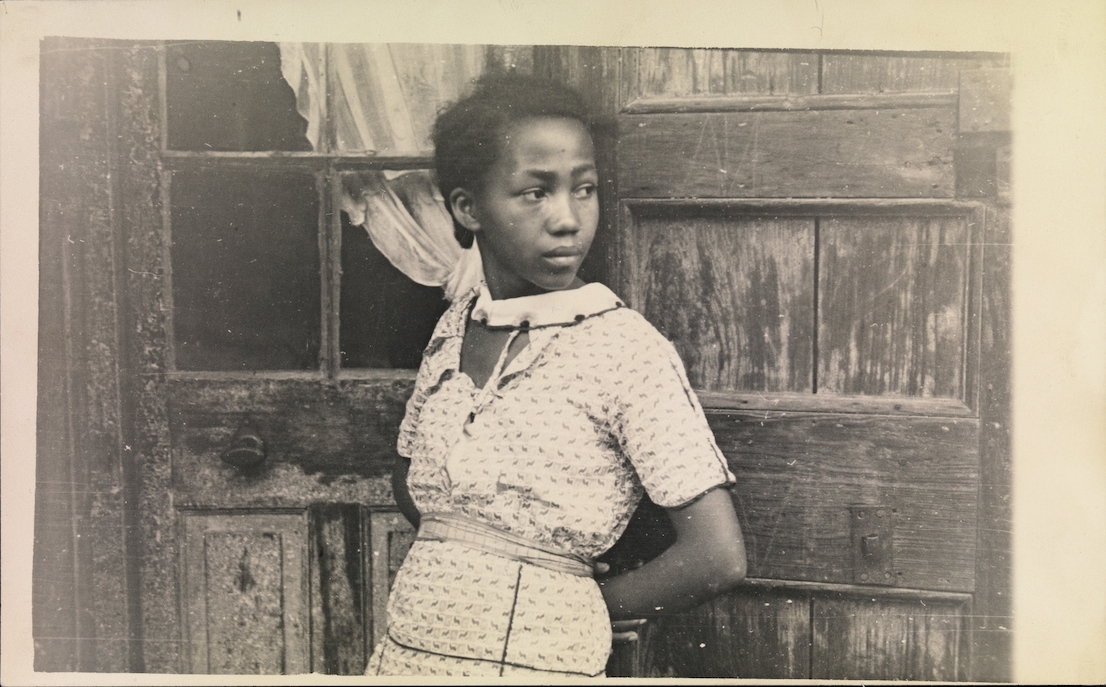 Walker Evans, Girl In French Quarter. New Orleans, February - March 1935. Lunn Gallery Stamp (1975). © Walker Evans Archive, The Metropolitan Museum of Art.