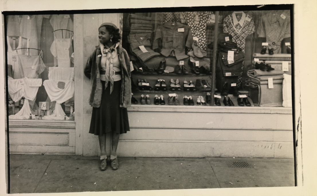 Walker Evans, Young Women Outside Clothing Store, 1934–35. Lunn Gallery Stamp (1975). © Walker Evans Archive, The Metropolitan Museum of Art.