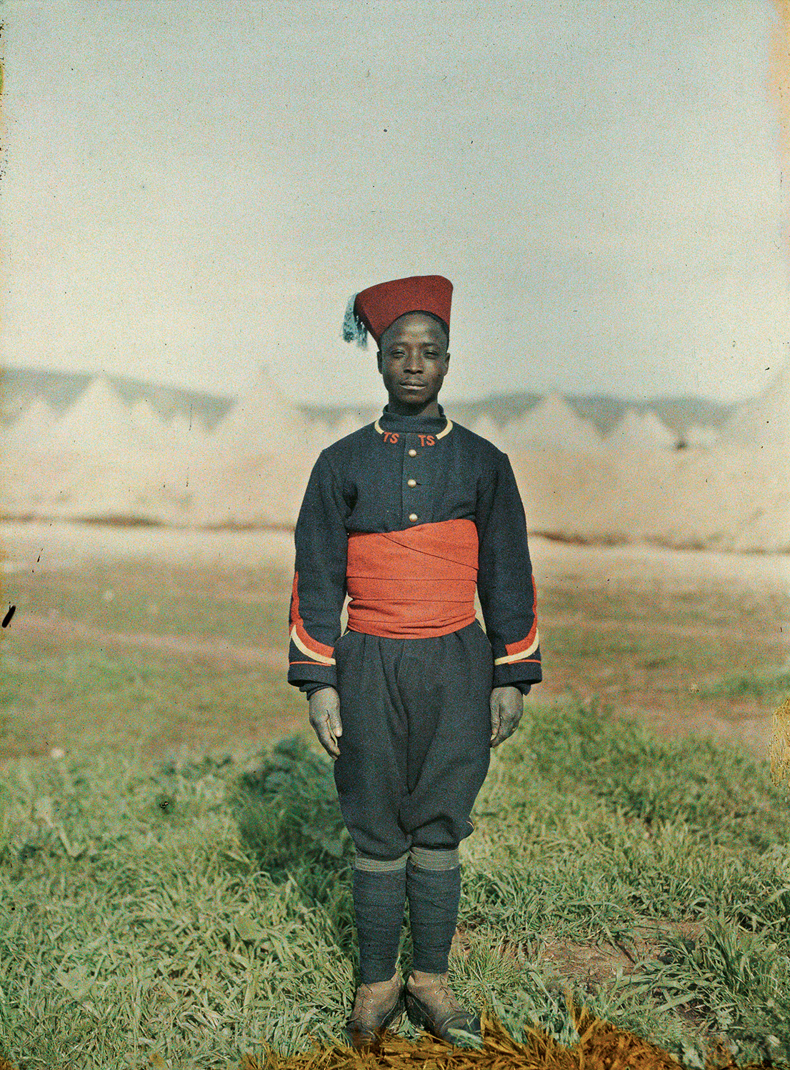 Albert Kahn, Les Archives de la Planète, Stéphane Passet. Morocco, Fes, portrait of a Senegalese sniper, January 1913. © Musée Albert-Kahn, Département des Hauts-de-Seine.