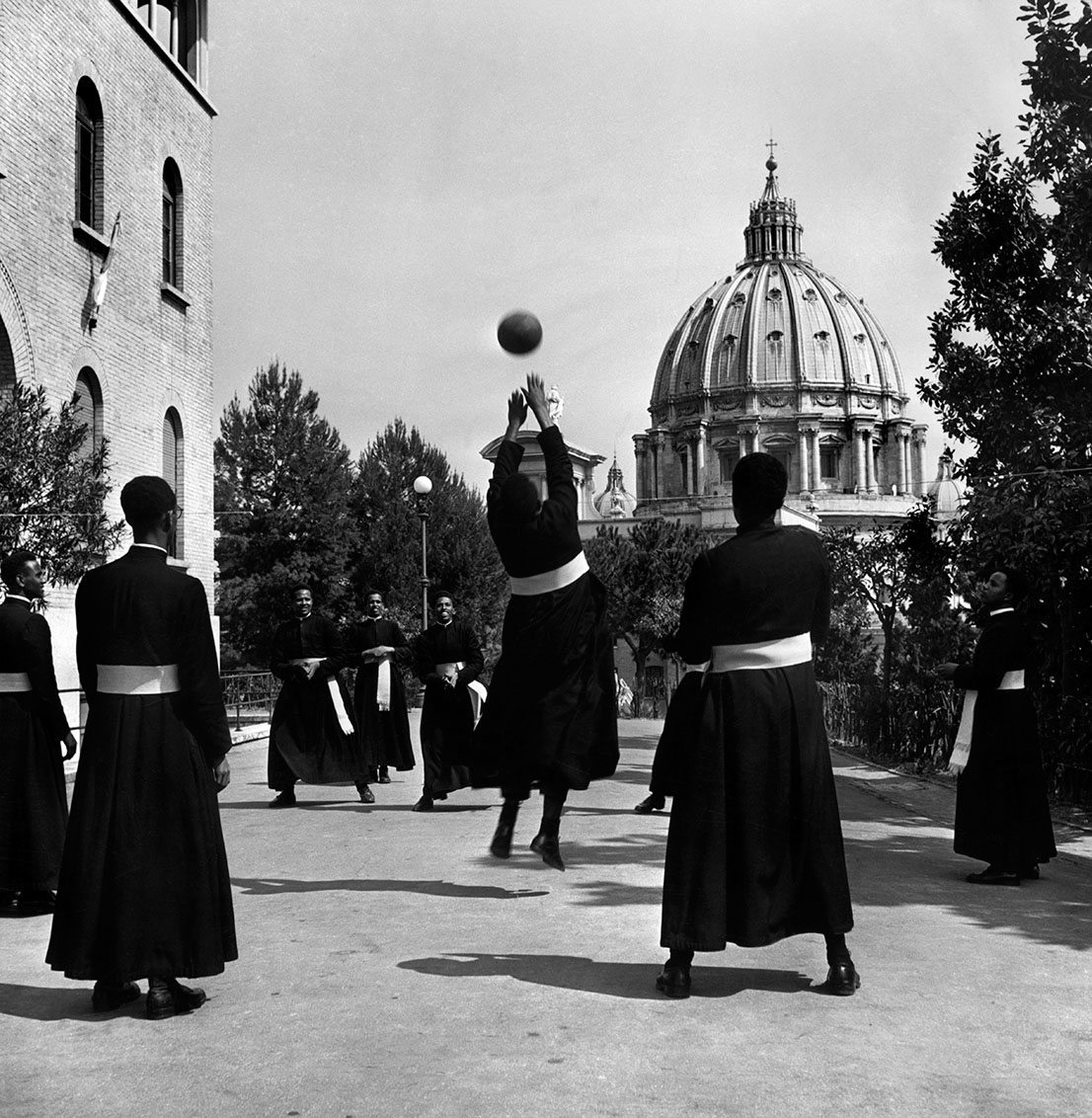 Vaticano, Italia, 1949. David Seymour / Magnum Photos