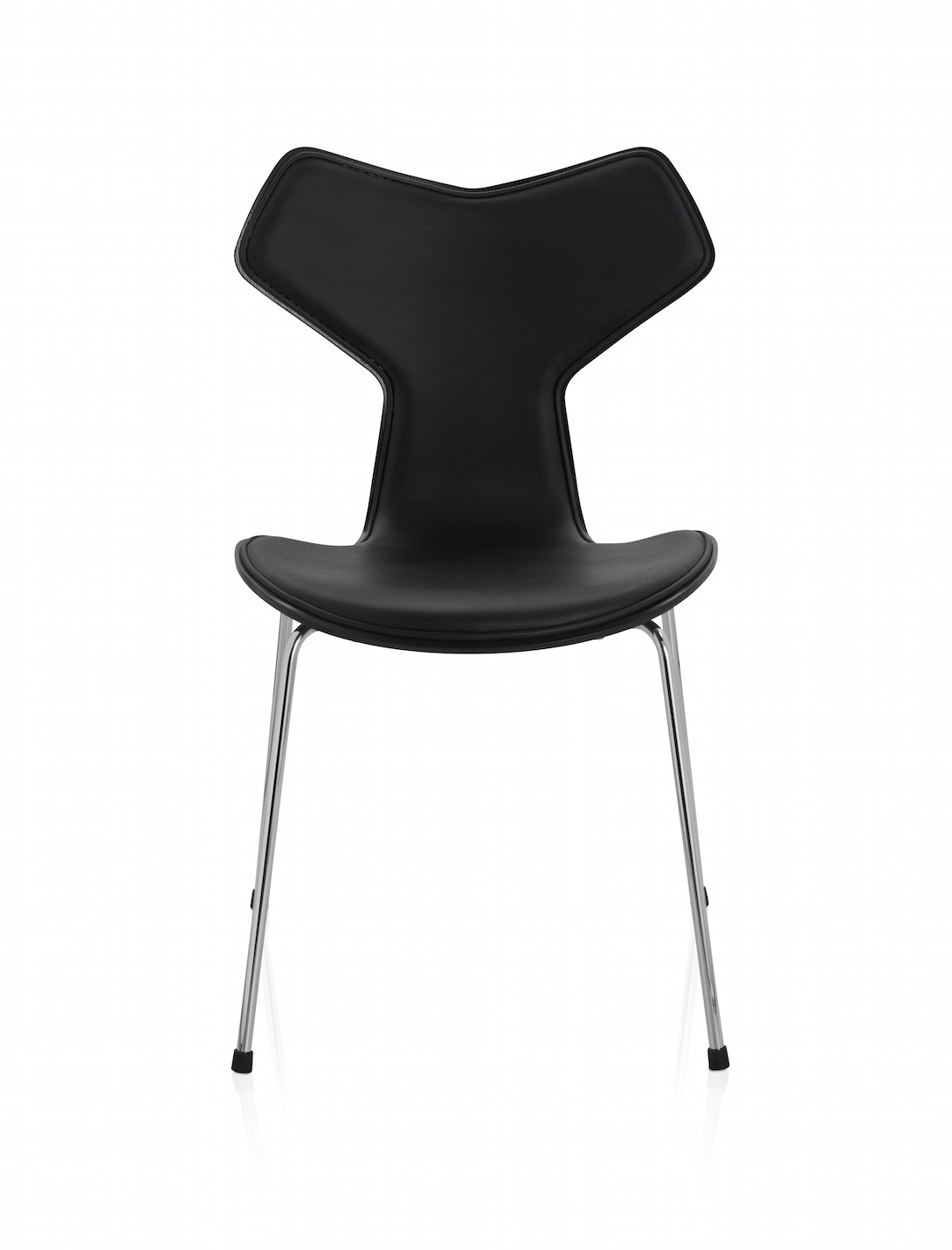 La sedia 3130 progettata da Arne Jacobsen nel 1957, poi ribattezzata Grand Prix.