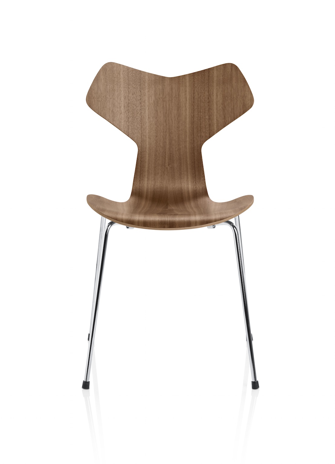 La sedia 3130 progettata da Arne Jacobsen nel 1957, poi ribattezzata Grand Prix.