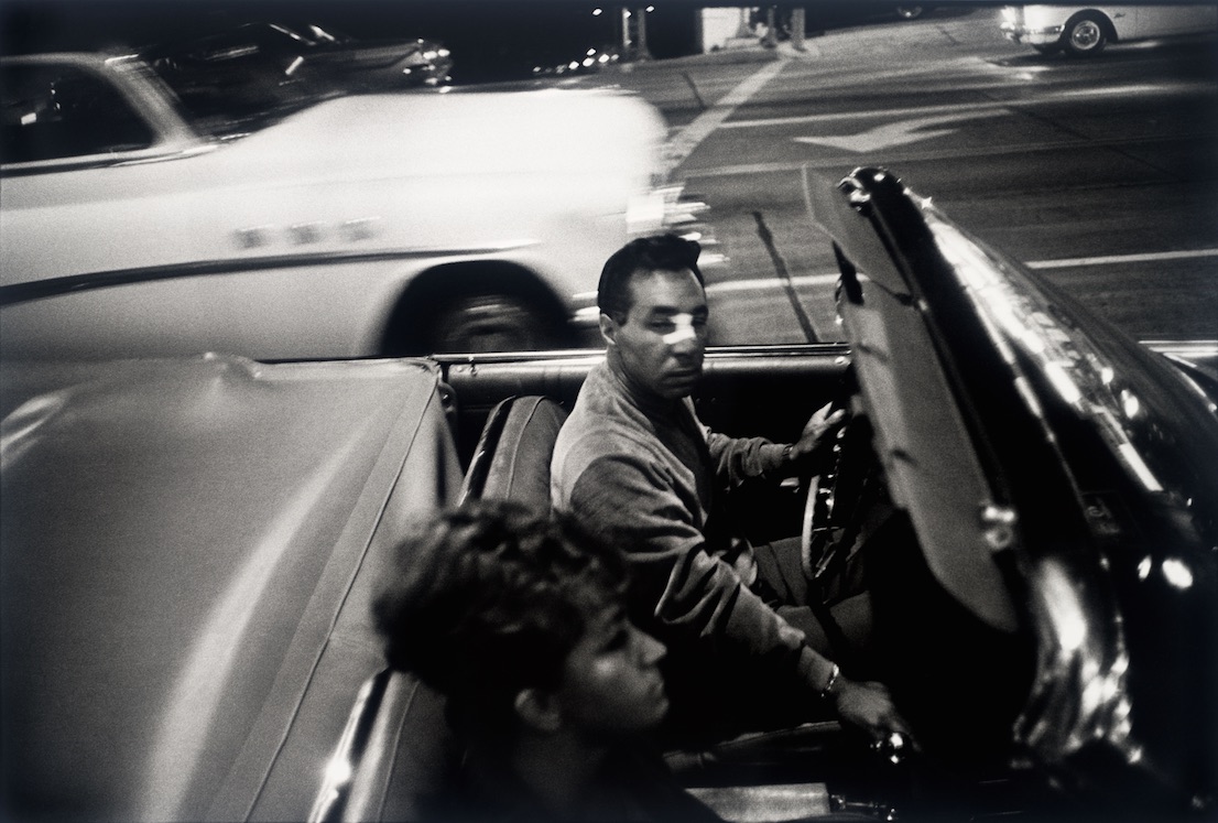 Los Angeles, 1964. Garry Winogrand. San Francisco Museum of Modern Art, gift of Jeffrey Fraenkel. © The Estate of Garry Winogrand, courtesy Fraenkel Gallery, San Francisco.