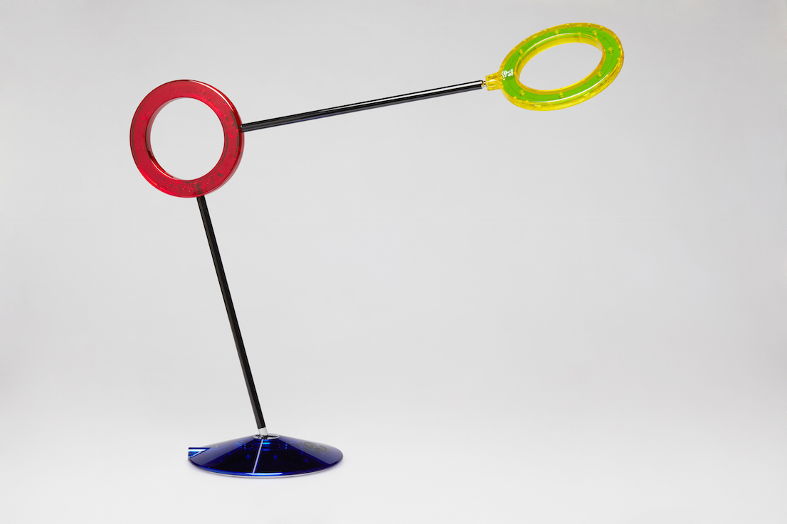 Lampada Amuleto, design di Alessandro Mendini per Ramun.