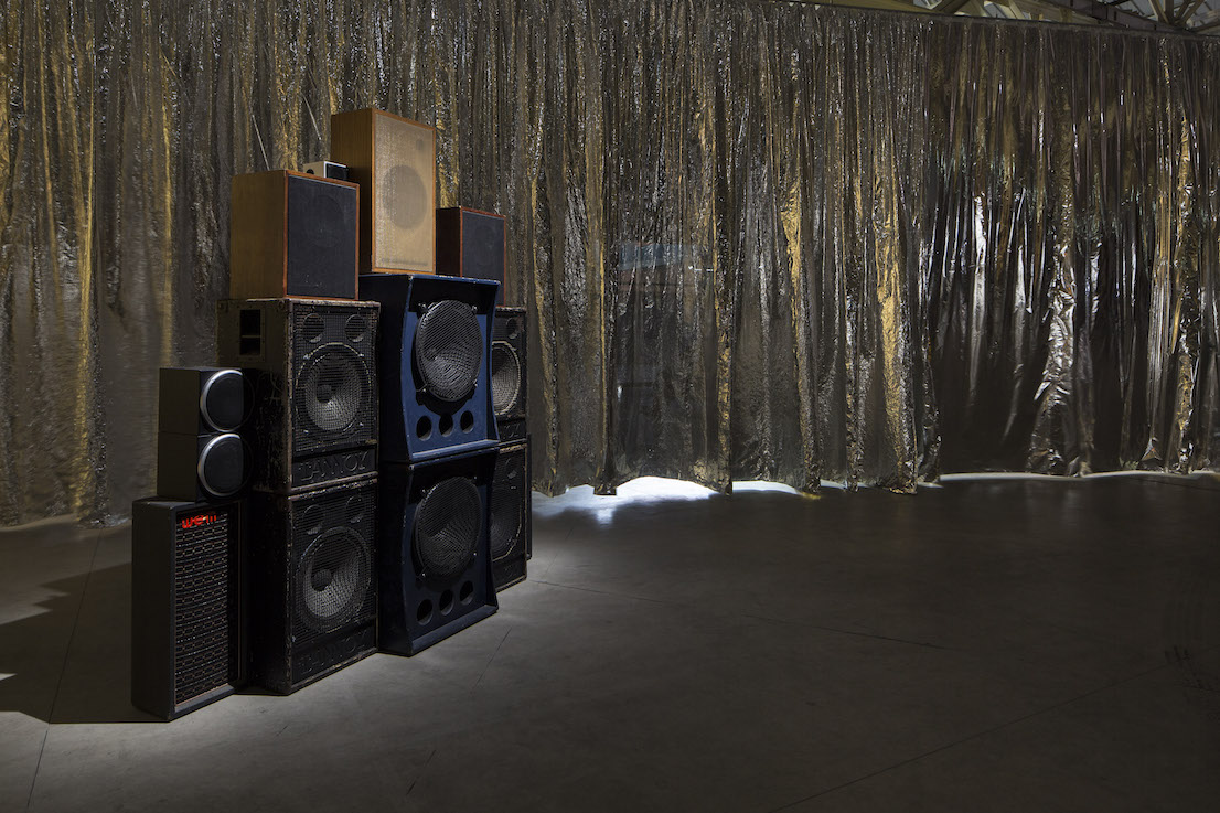 Celine Condorelli, Structure for Listening, 2012. Courtesy l’artista, Fondazione HangarBicocca, Milano. Foto Agostino Osio.