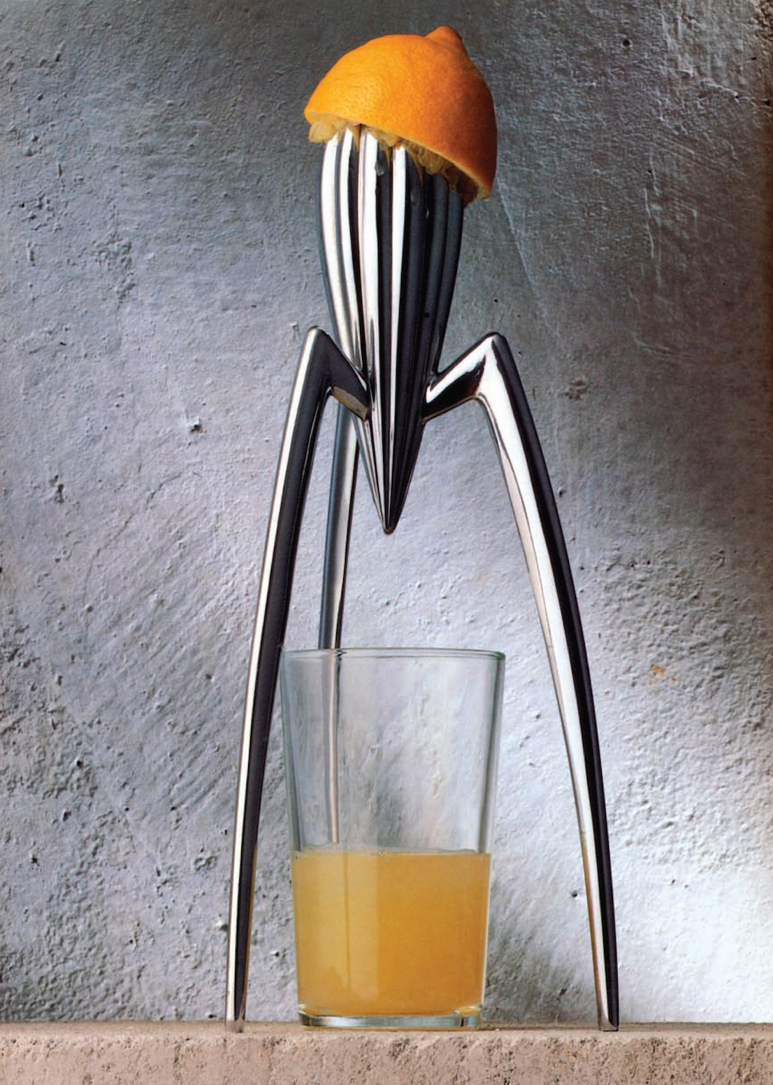 Juicy Salif, design di/by Philippe Starck per/for Alessi, 1990.