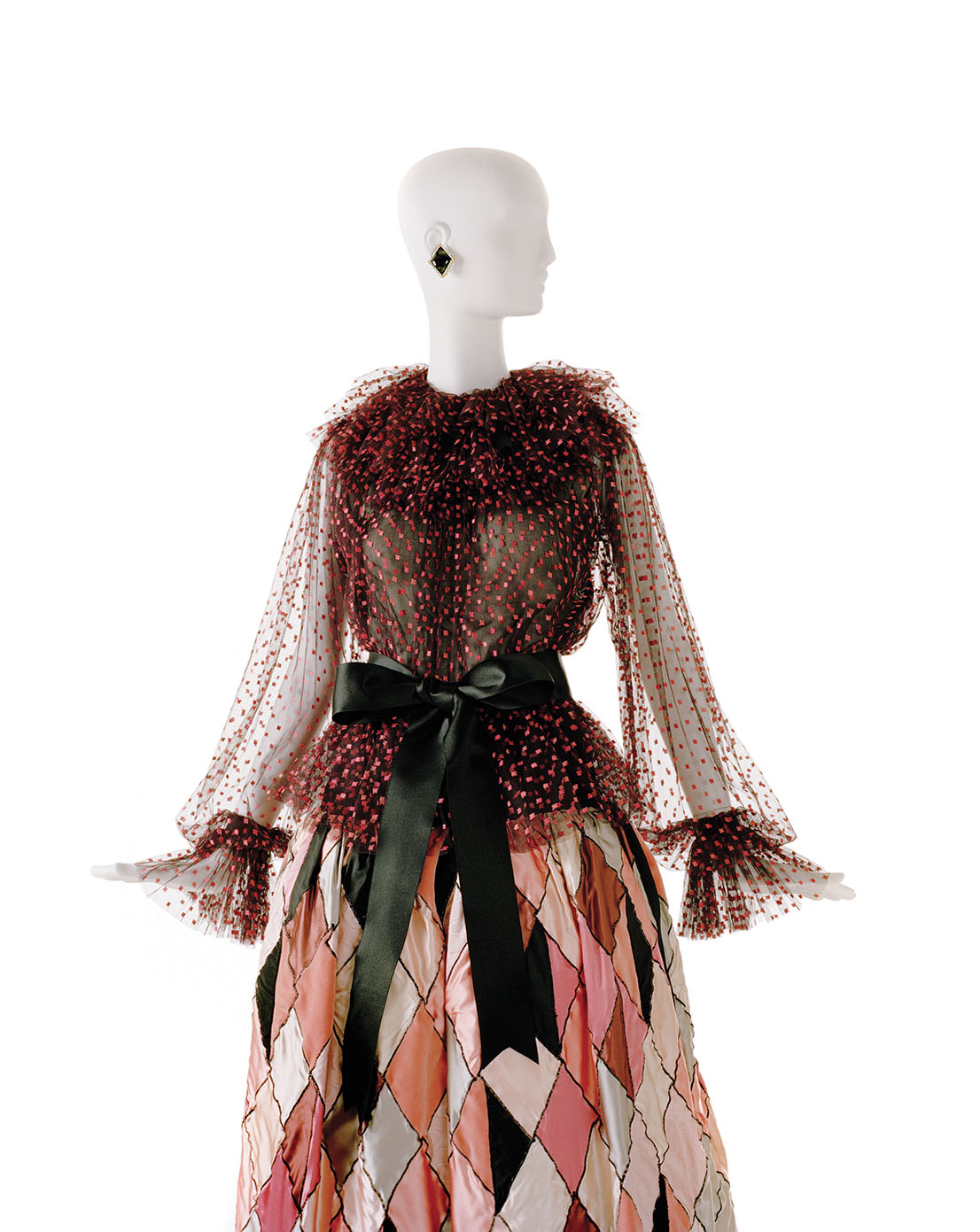 Long evening ensemble. Tribute to Pablo Picasso. Haute couture collection Fall-Winter 1979. © Fondation Pierre Bergé – Yves Saint Laurent / Alexandre Guirkinger.