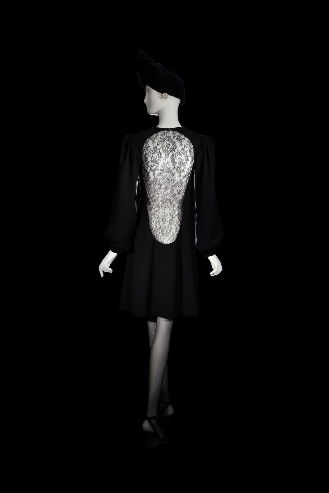 Yves Saint Laurent, short evening dress. Fall-Winter 1970.