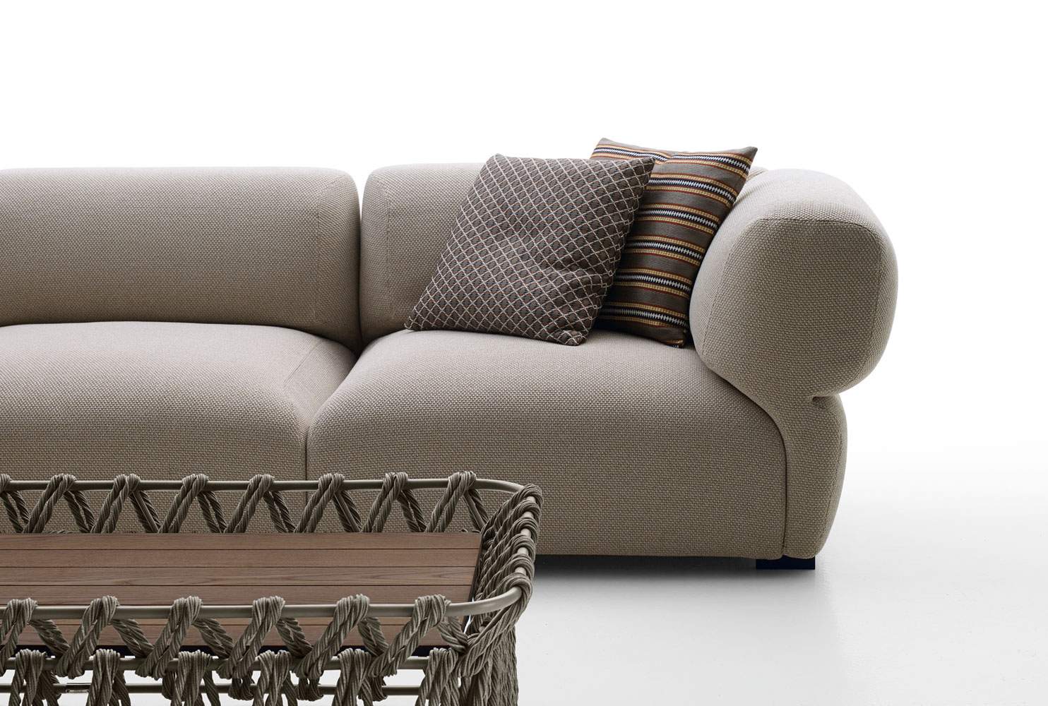Butterfly, design di Patricia Urquiola per B&B Italia.
