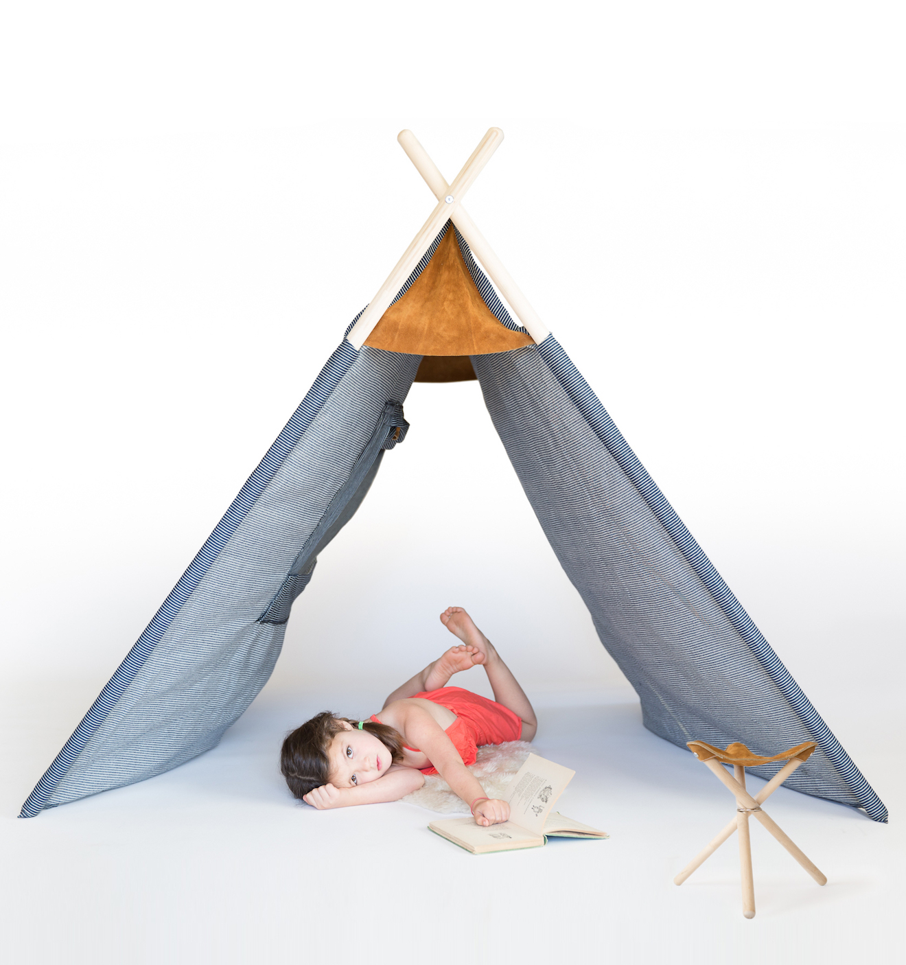 Field Tent, Wilderness Collection, design di/by Kalon Studios e/and Nico Nico.