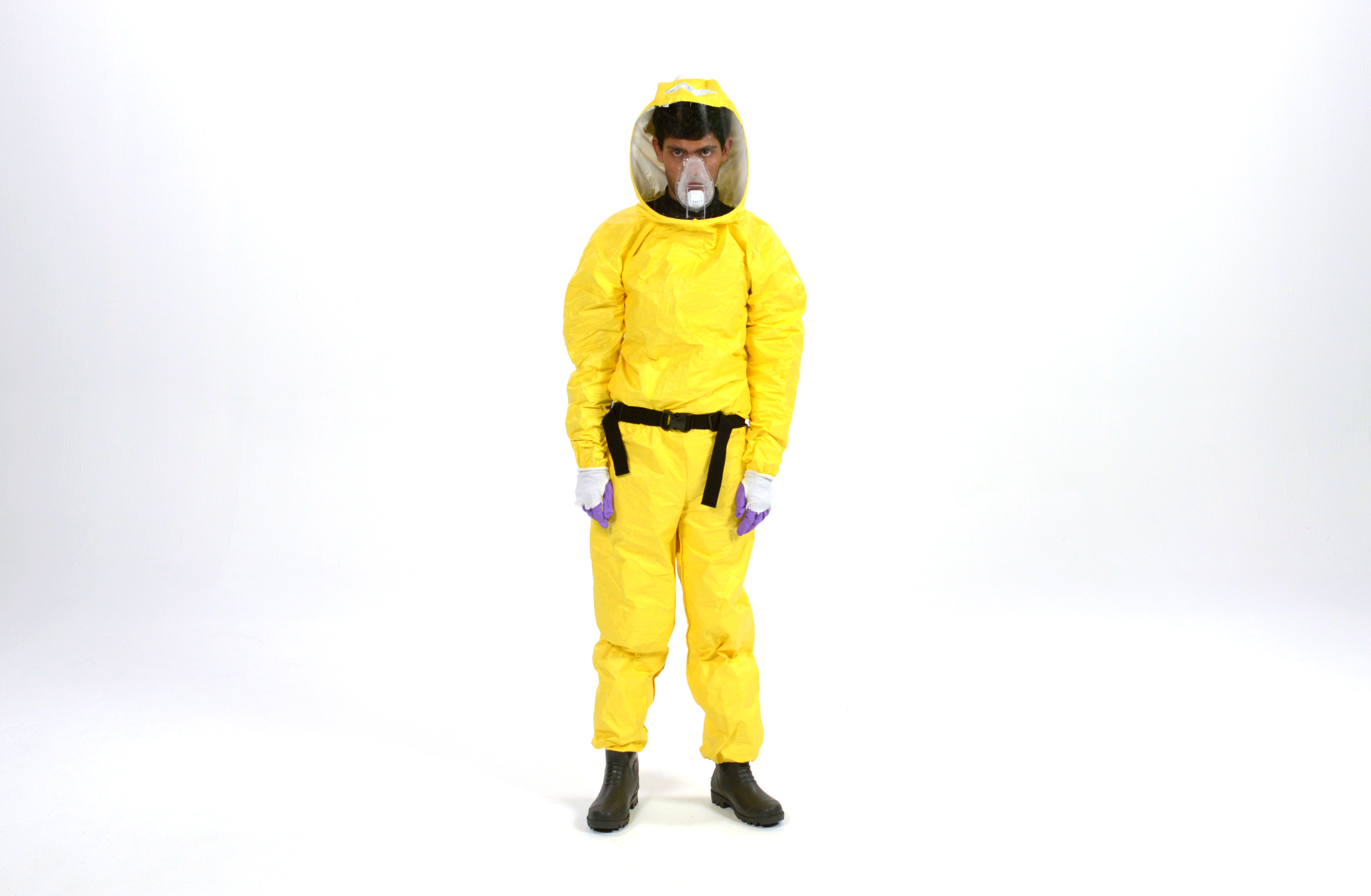 Ebola Protective Suit di/by Jhpiego, Harshad Sanghvi Jhpieg, Matthew J. Petney, Brandon Craft e/and Jill Andrews.