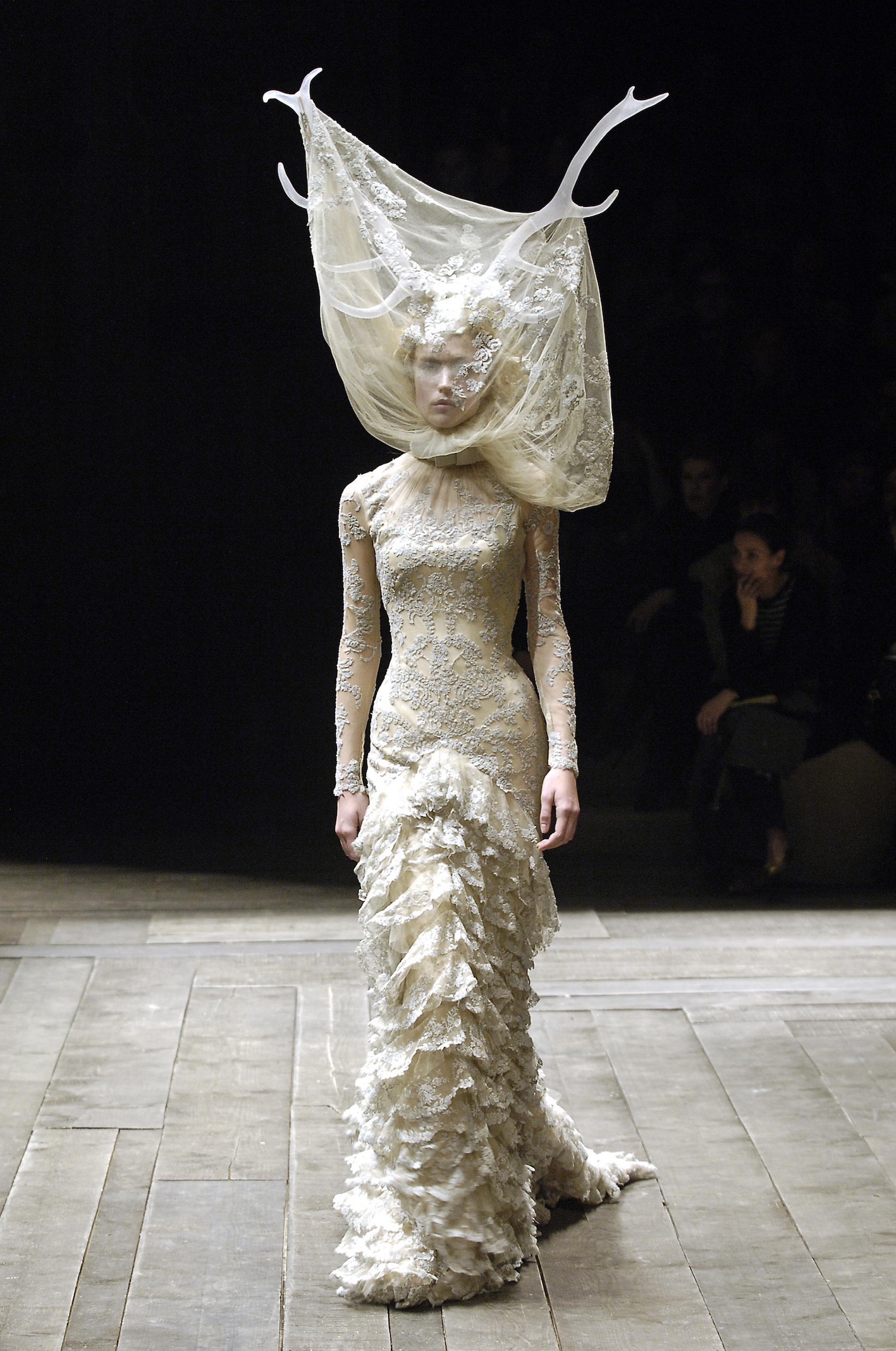 Alexander McQueen, Widows of Culloden, A/W 2006–07. Foto: firstVIEW.