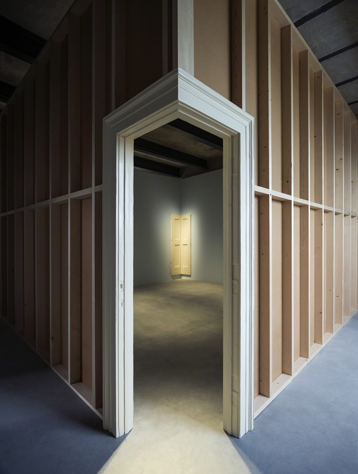 Robert Gober, Corner Door and Doorframe, 2014-2015. Photo: Attilio Maranzano. Courtesy: Fondazione Prada.