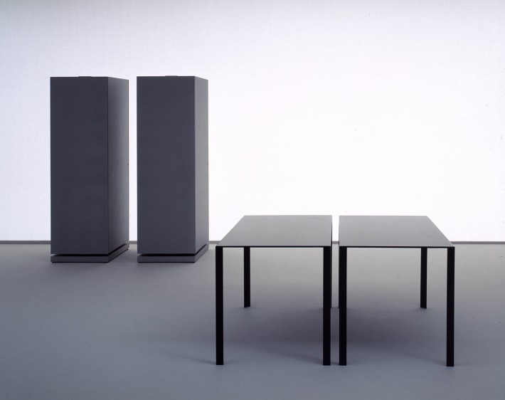 Molteni on sale less table