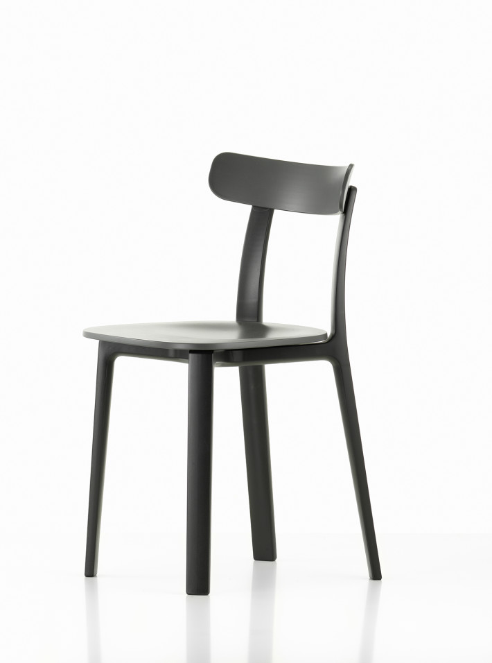 All Plastic Chair di Jasper Morrison per Vitra.
