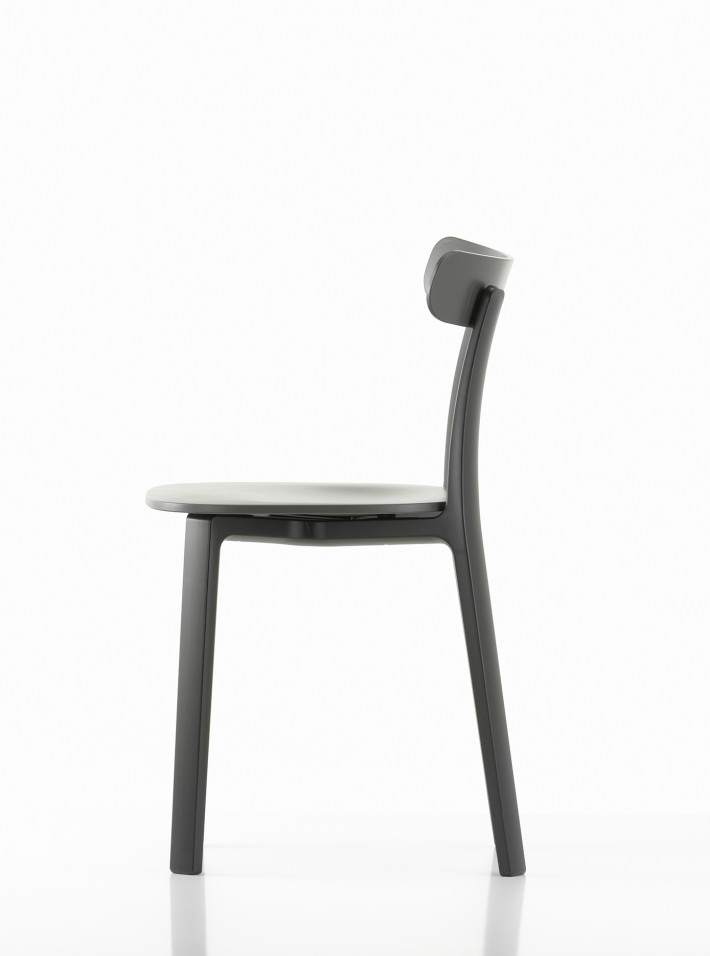 All Plastic Chair di Jasper Morrison per Vitra.