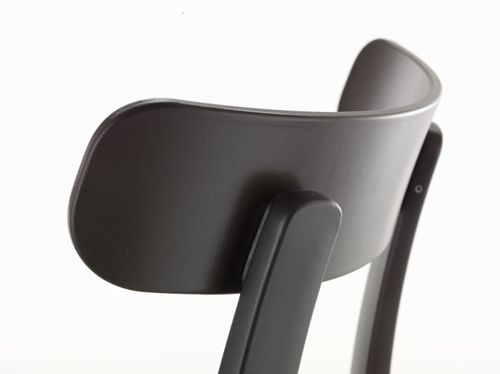All Plastic Chair di Jasper Morrison per Vitra.