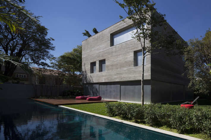 Casa Cube, San Paolo, Brasile, 2012. Progetto architettonico: studio mk27 - Marcio Kogan e Suzana Glogowski. Progetto interni: studio mk27 - Diana Radomysler. Foto: Fernando Guerra.