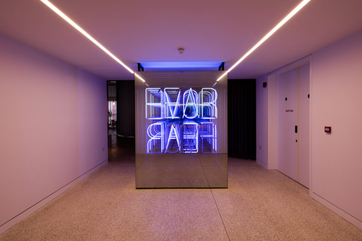 Fear and Love. Reactions to a Complex World. Design Museum, Londra 2016. Foto: Luke Hayes.