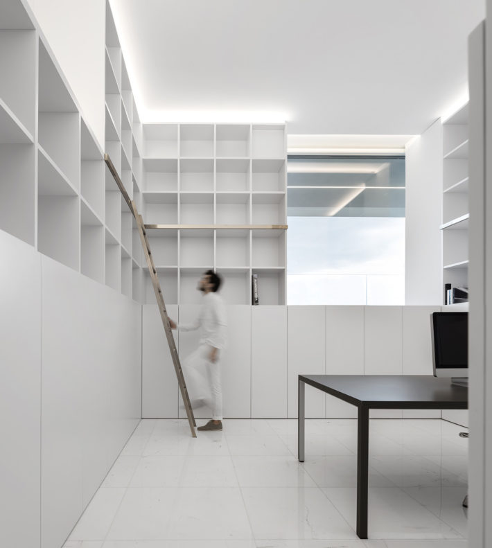Casa entre la pinada, Paterna. Fran Silvestre Arquitectos.