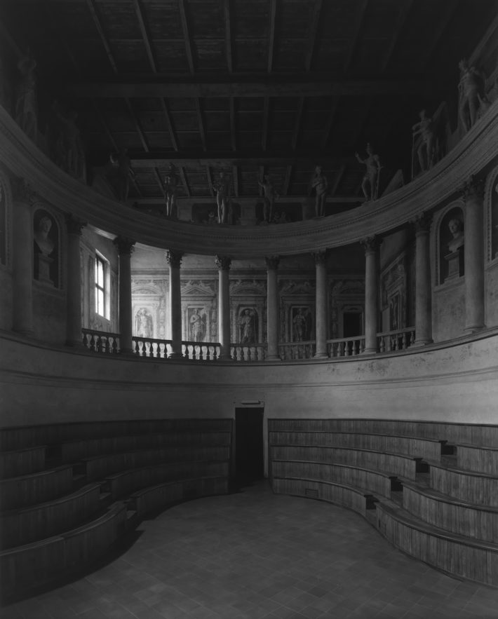 Hiroshi Sugimoto, Teatro all'Antica, Sabbioneta, 2015.