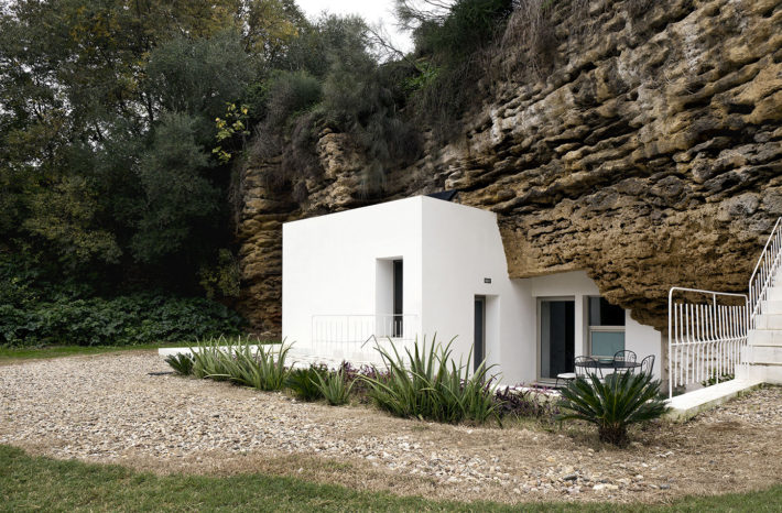 Casa Cueva, Ummo Estudio