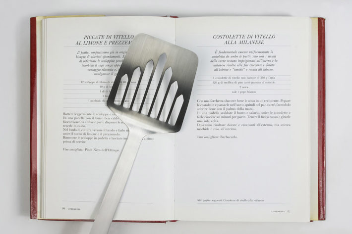 Spatula for Radetzky cutlet, Souvenir d’Italia collection, Il Coccio, 2017.
