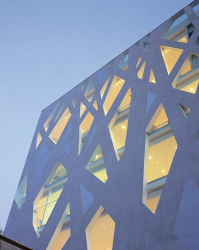 Toyo Ito, TOD’S OmToyo Ito, TOD’S Omotesando Building, Tokyo, 2004. Foto: Nacasa & Partners Inc.otesando Building, Tokyo, 2004. Photo: Nacasa & Partners Inc.
