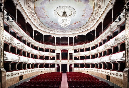 Candida Hofer, Teatro della Pergola Firenze I, 2008