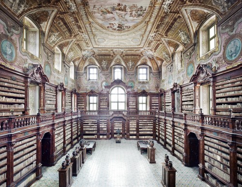 Candida Hofer, Biblioteca dei Girolamini Napoli I, 2009