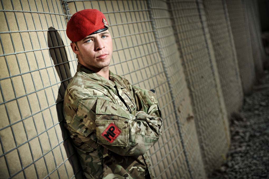 Intervista al caporale caporale Simon Longworth, fotografo militare