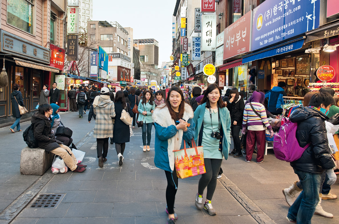 Street scene in Insa-dong