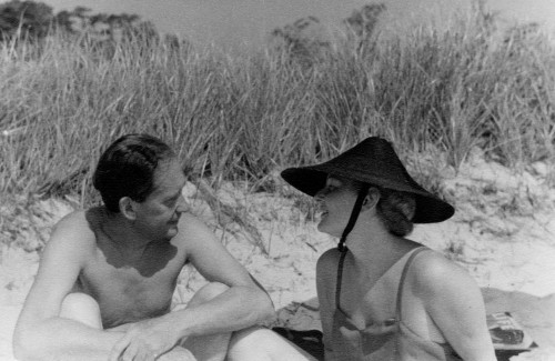 Cape Cod Modern, Pubblicato da Metropolis Books. Le fotografie di Raimund Koch sono accompagnate dai testi di Peter McMahon e Christine Cipriani.