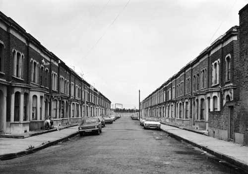 Thomas Struth, Clinton Road, London, 1997.