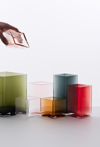 Vasi Ruutu, design di Ronan & Erwan Bouroullec, per iittala, 2014.